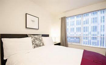 Royal Stays Suites - Blue Jays Way Toronto Extérieur photo